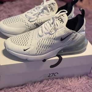 Nike 270’s size 8.5 men